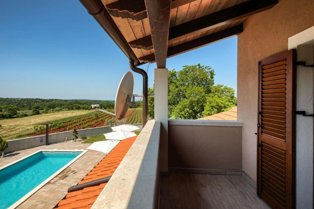 Activity Villa Gita With Pool And Grill In Tinjan Exterior foto