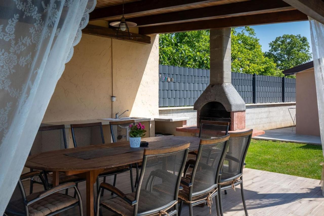 Activity Villa Gita With Pool And Grill In Tinjan Exterior foto