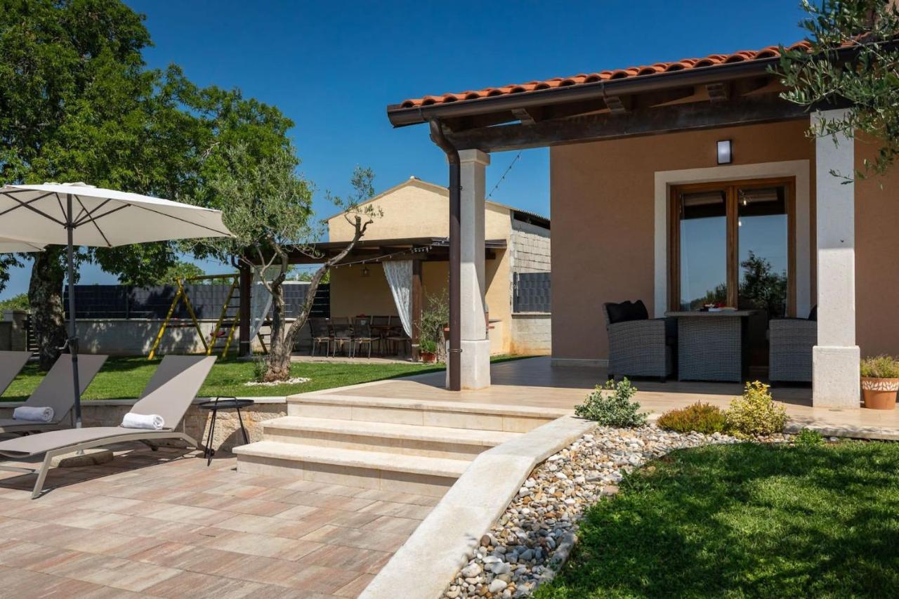 Activity Villa Gita With Pool And Grill In Tinjan Exterior foto